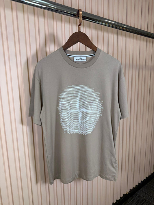 T-SHIRT STONE ISLAND CON STAMPA CENTRALE COLORE SABBIA